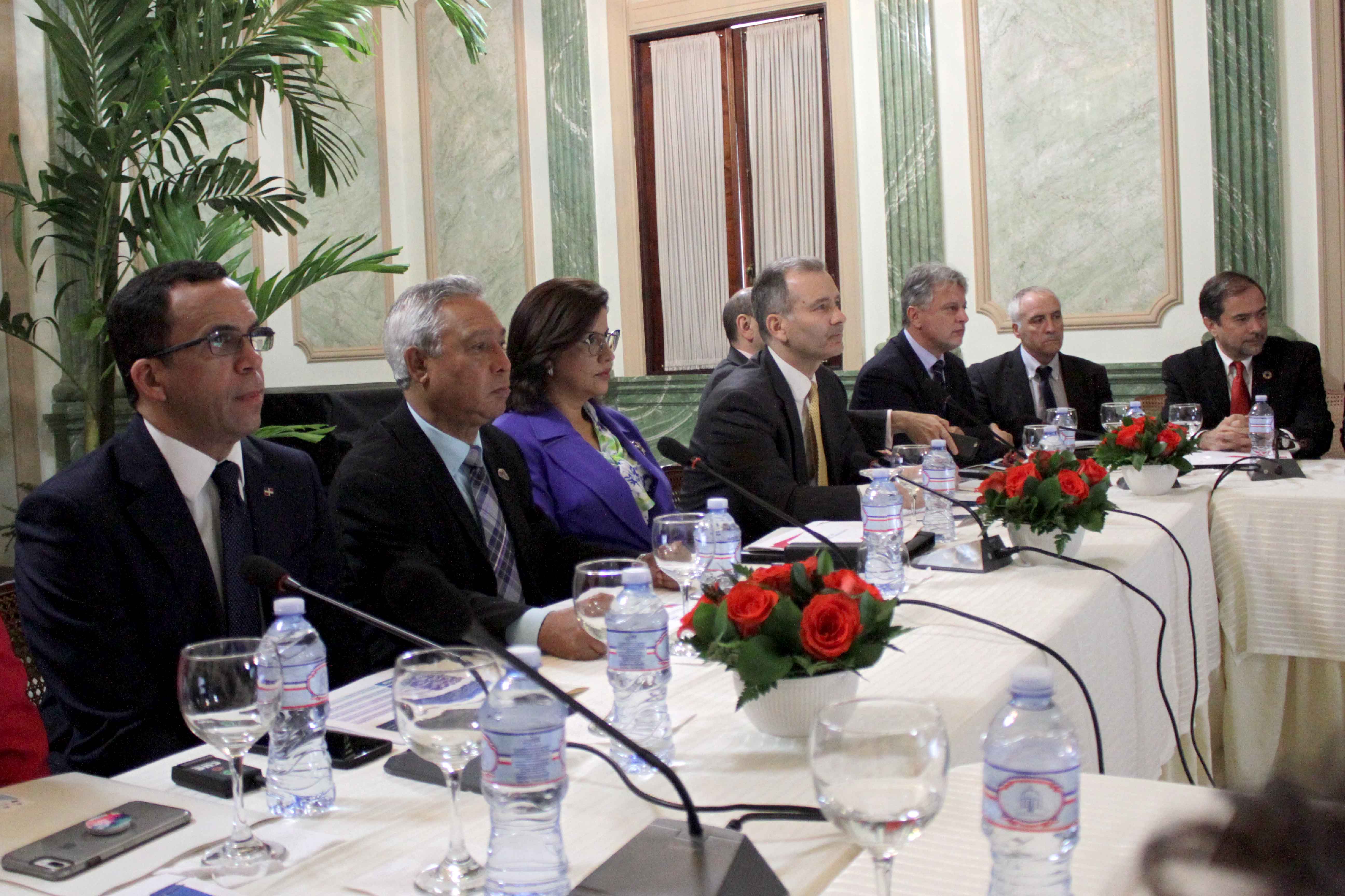 Gobierno y organismos multilaterales elaboran agenda inclusión social