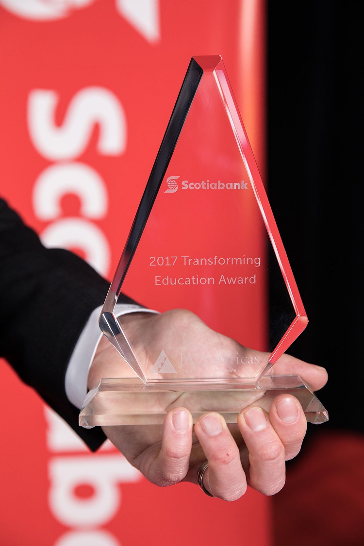 Scotiabank recibe premio