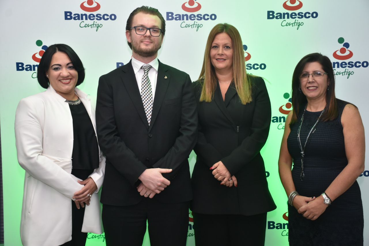 Banesco inaugura instalaciones en la avenida Luperón