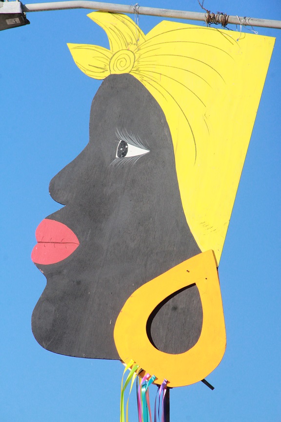 El malecón de la capital vestido de gala carnavalesca