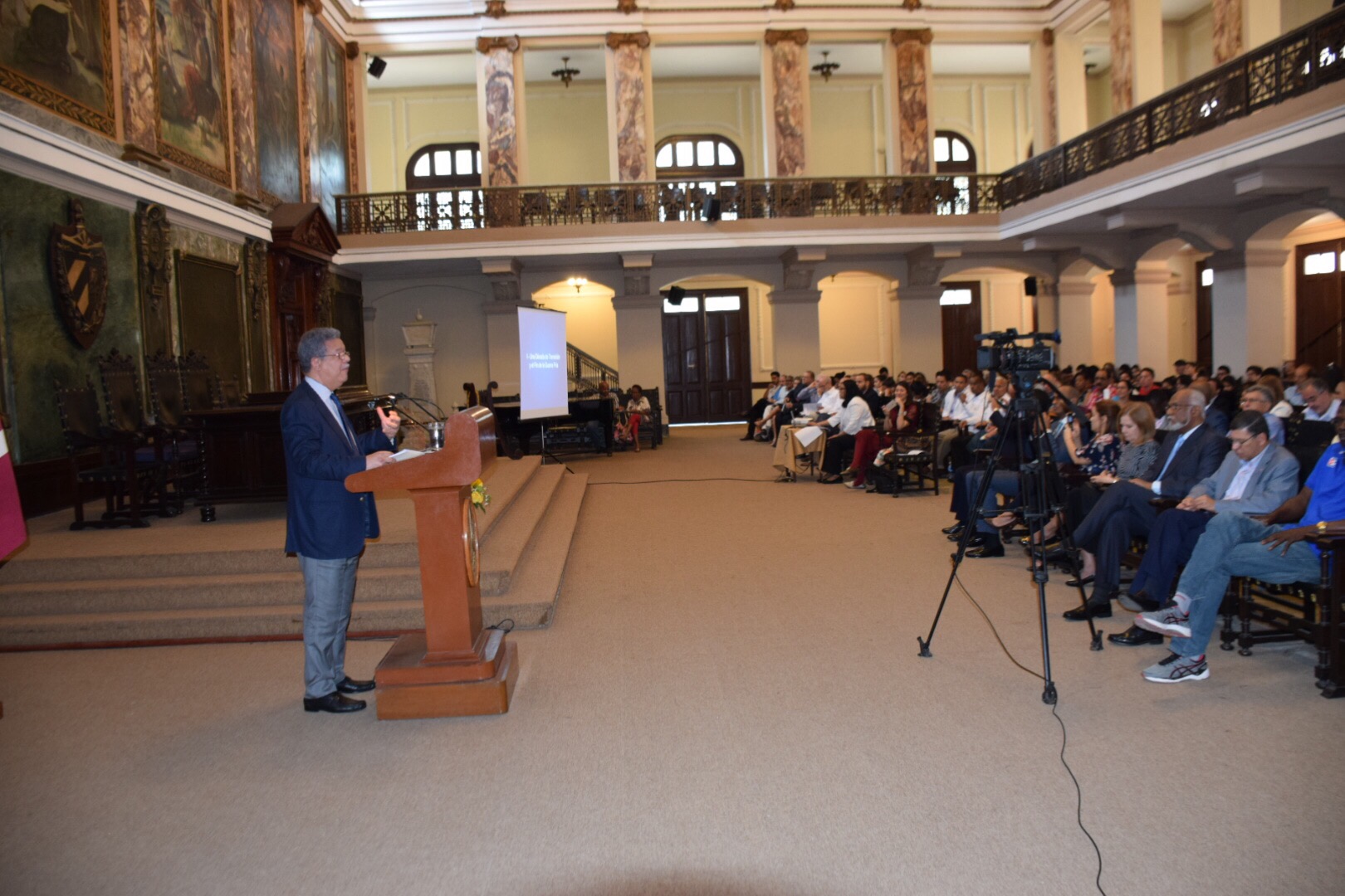 Leonel Fernández dicta conferencia en La Habana