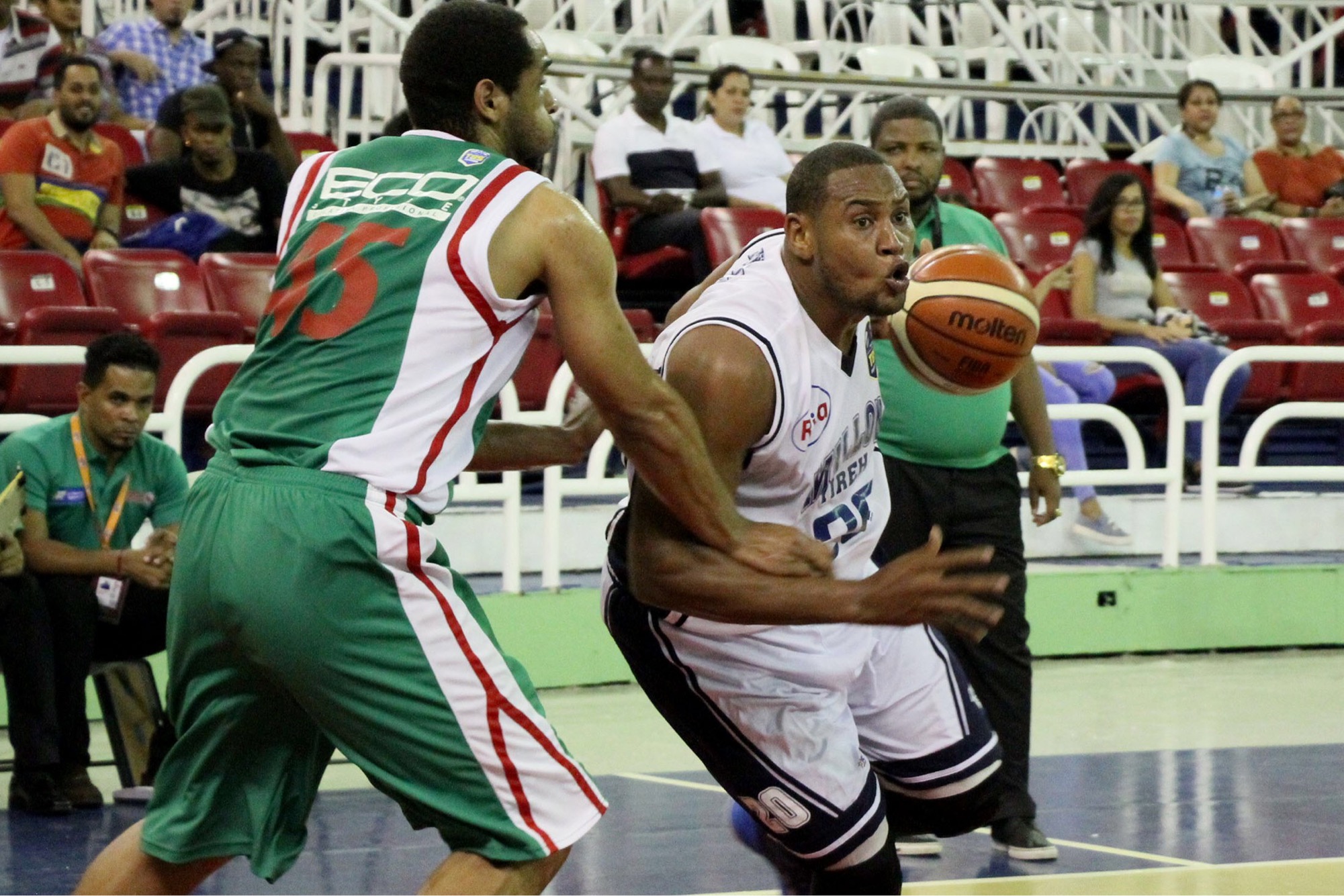 El Millón se impone a Bameso guiados por Paris Bass y Leandro Cabrera