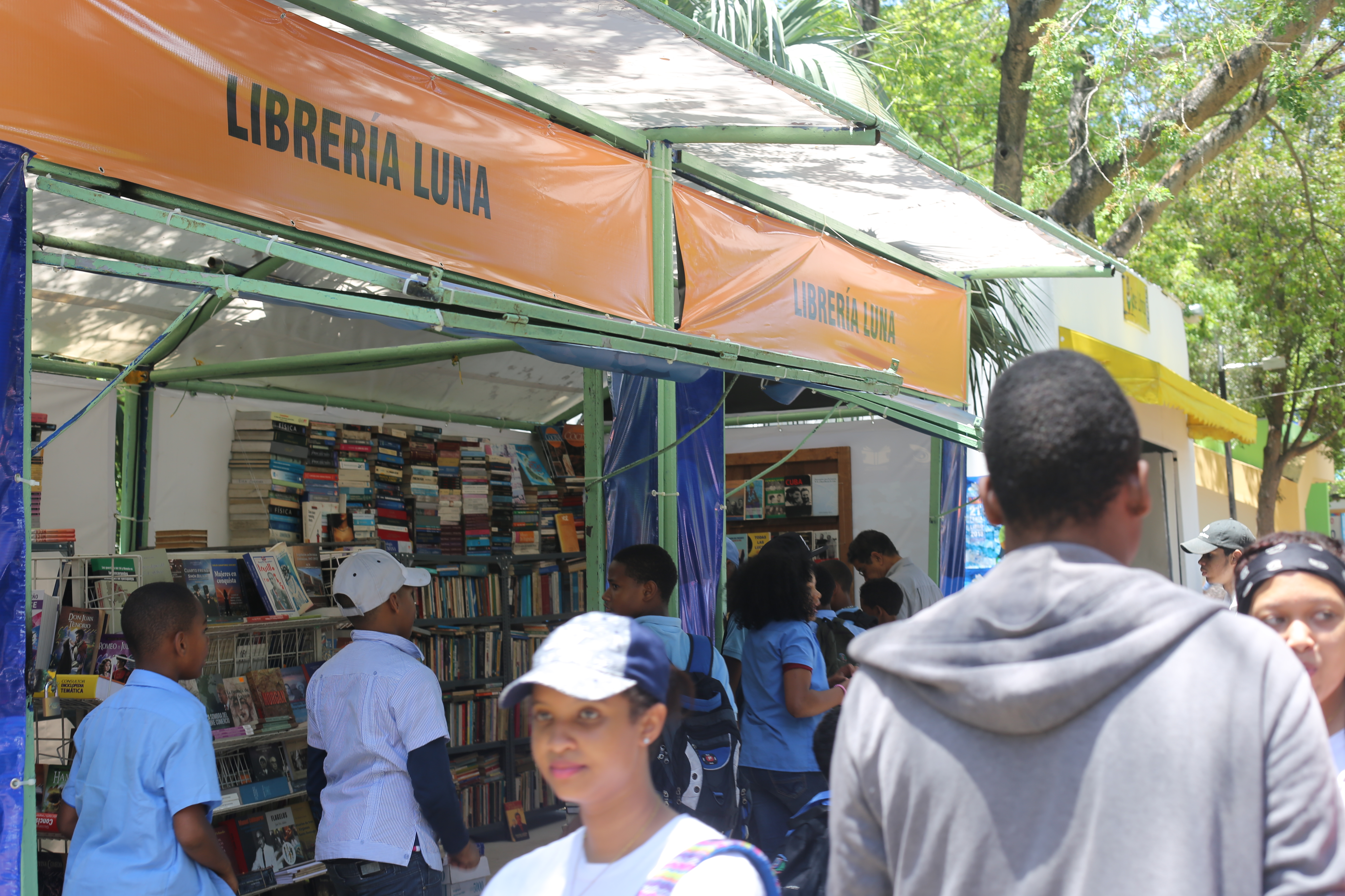 Ofertas de libros y otros atractivos para el fin de semana largo