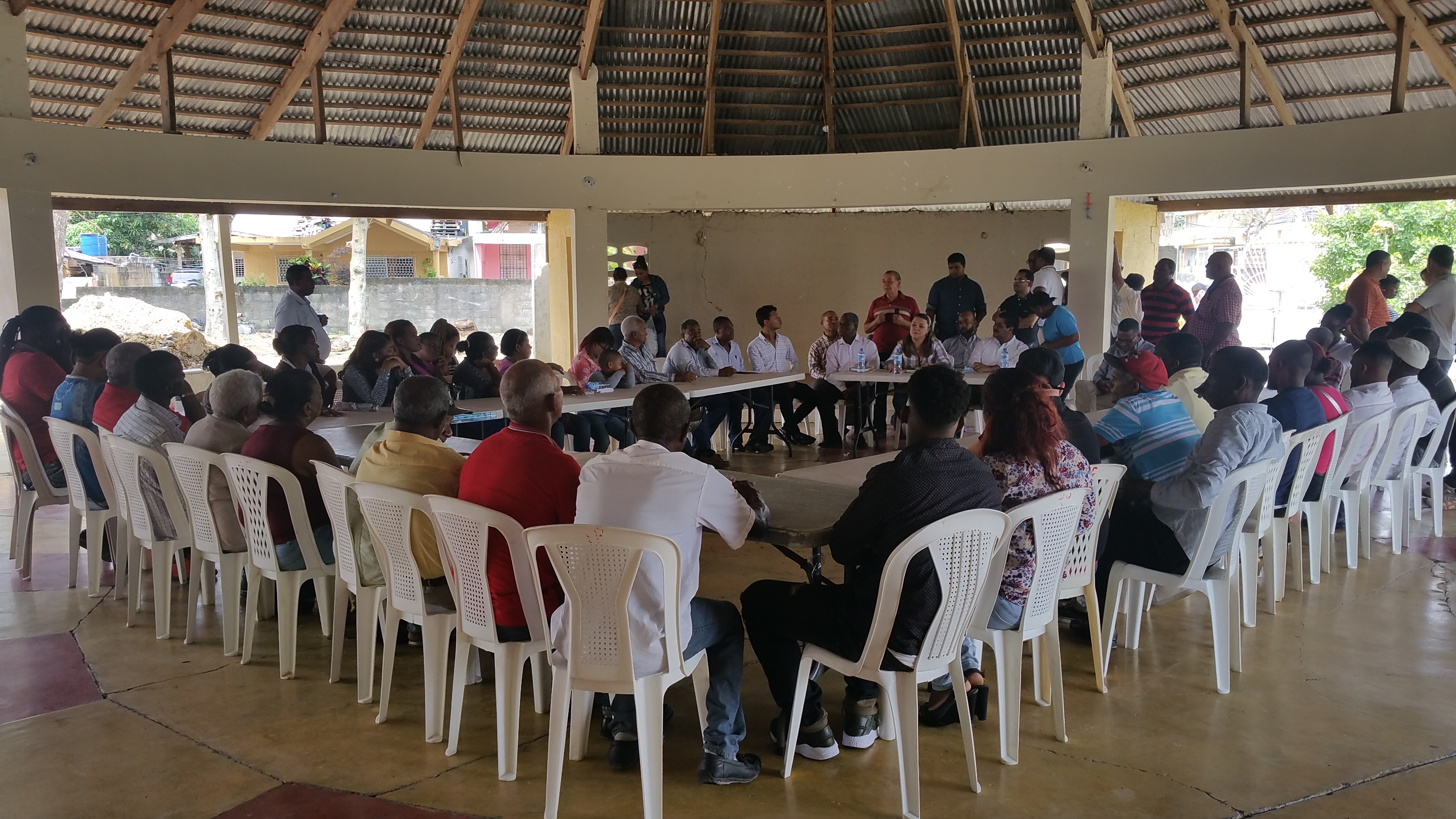 Miembro CC del PLD plante urgente encuentro Danilo – Leonel