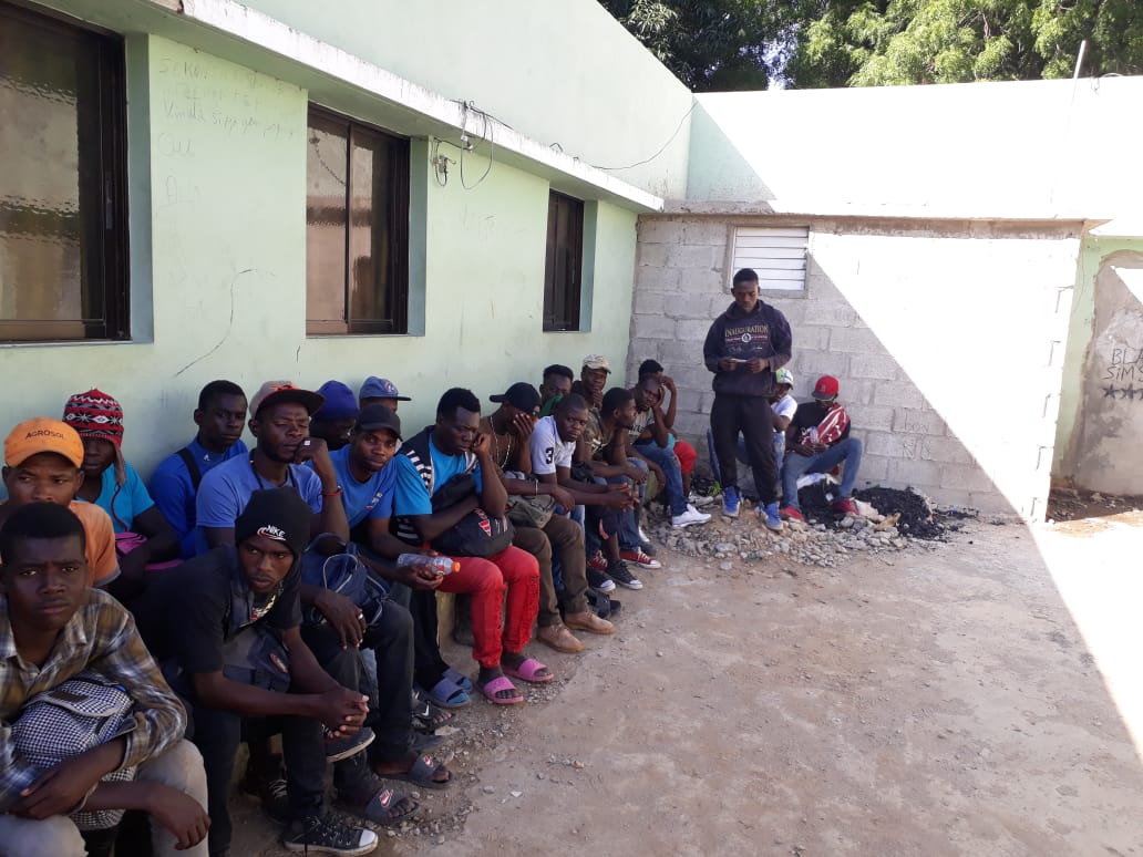 Migración deporta 246 extranjeros detenidos durante operativo en Valverde