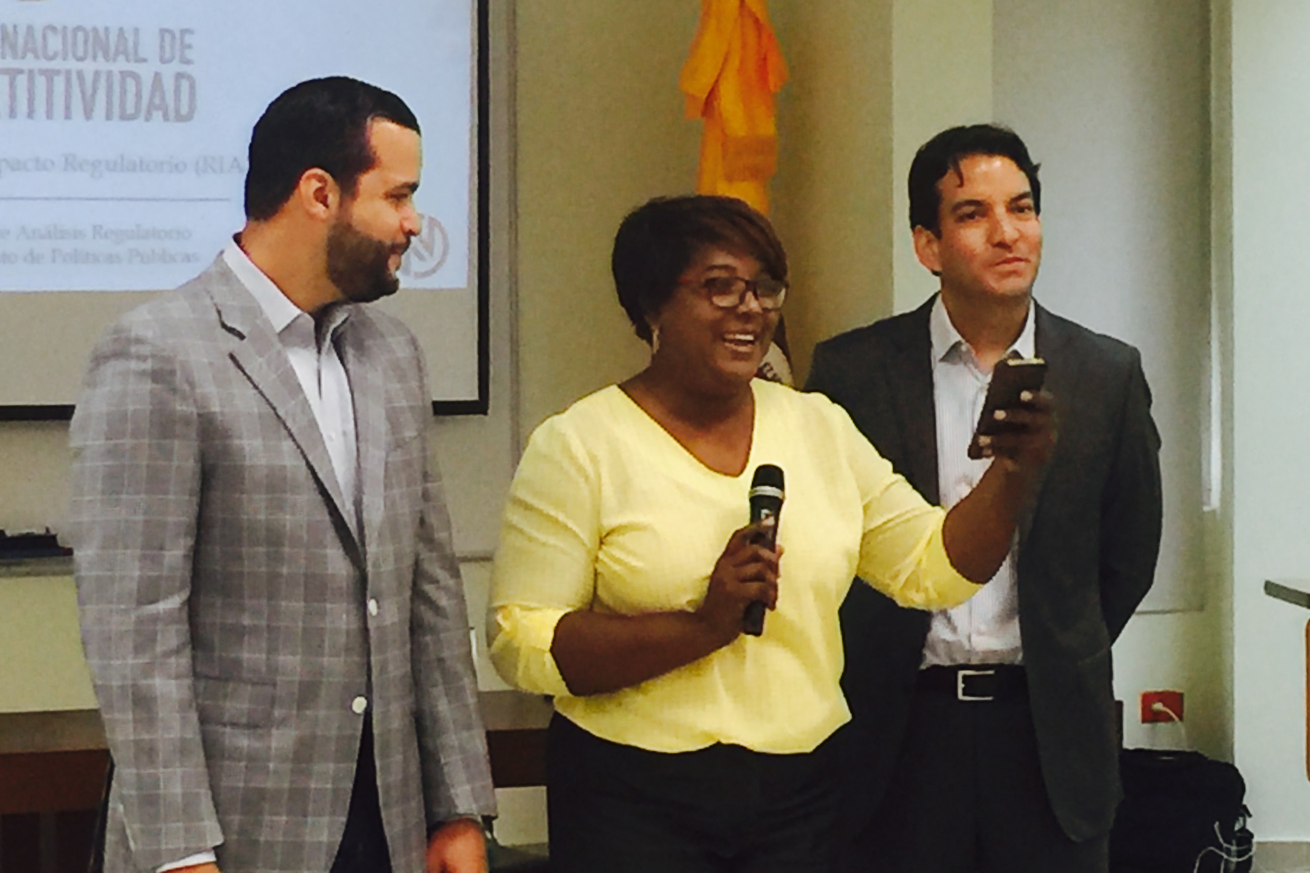 Certifican a periodistas en temas de competitividad e innovación