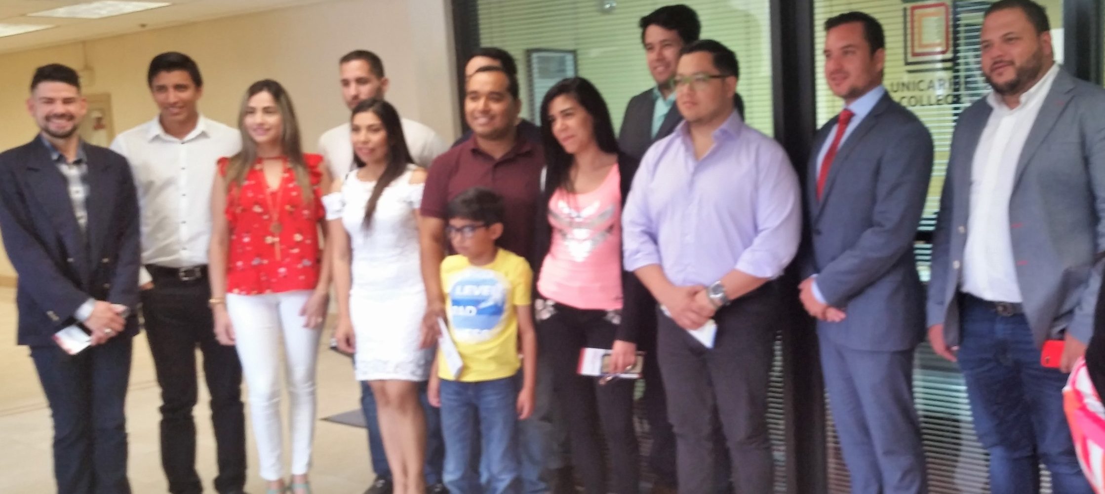 Instan a jóvenes hispanos en FL al estudio de Ciencias Políticas