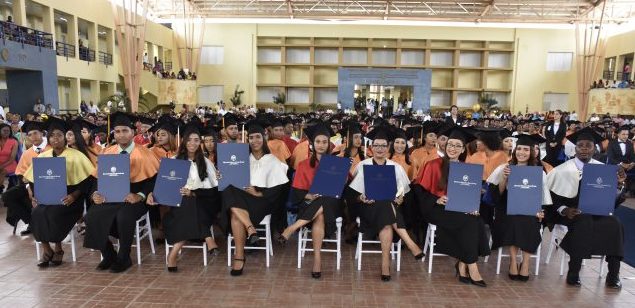 UASD gradúa en Higüey 272 nuevos profesionales de grado y 272 de postgrado