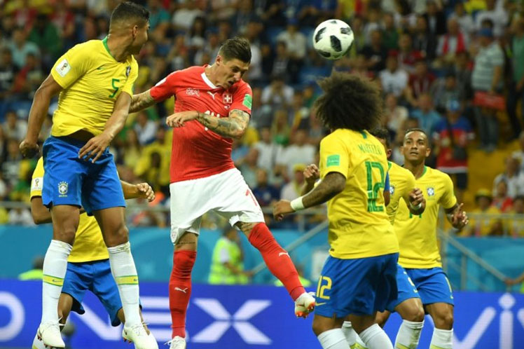 Brasil empata con Suiza en su debut en Mundial de Fútbol