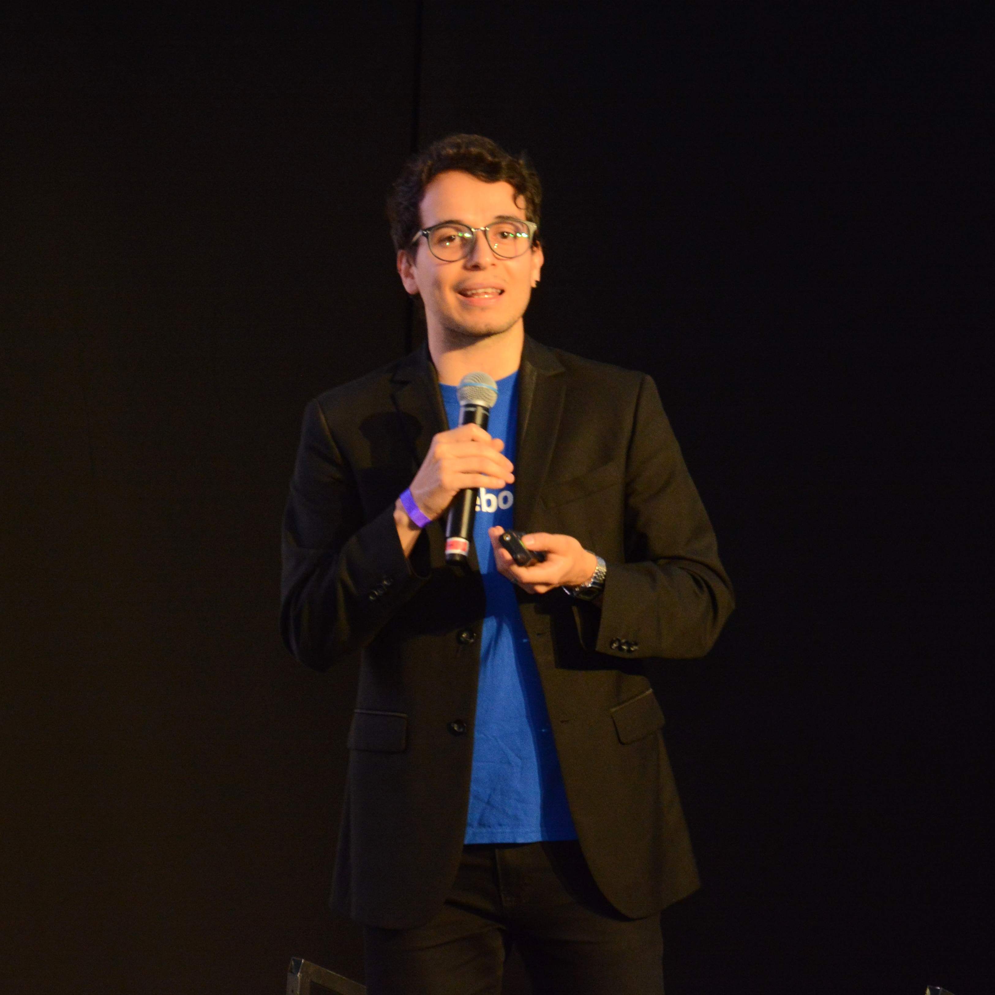 Expertos afirman Facebook es la herramienta más importante para vender