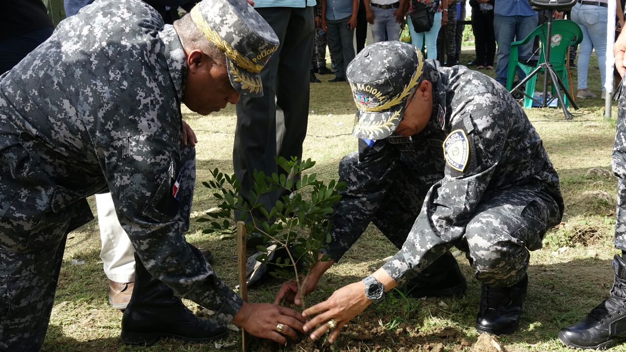 Policías por el medio ambiente