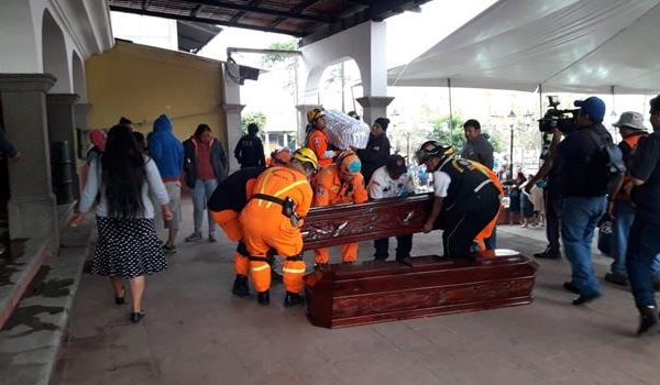 En Guatemala suman 38 los muertos por erupción de volcán de fuego