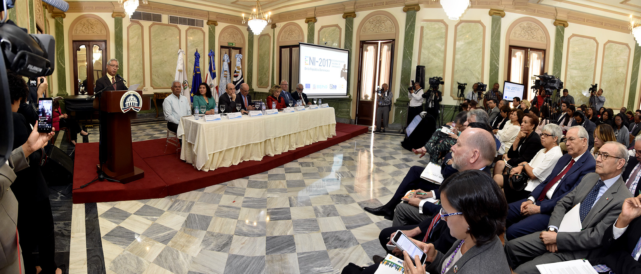 Encuesta revela casi totalidad haitianos retorna a su país al término de la vida laboral