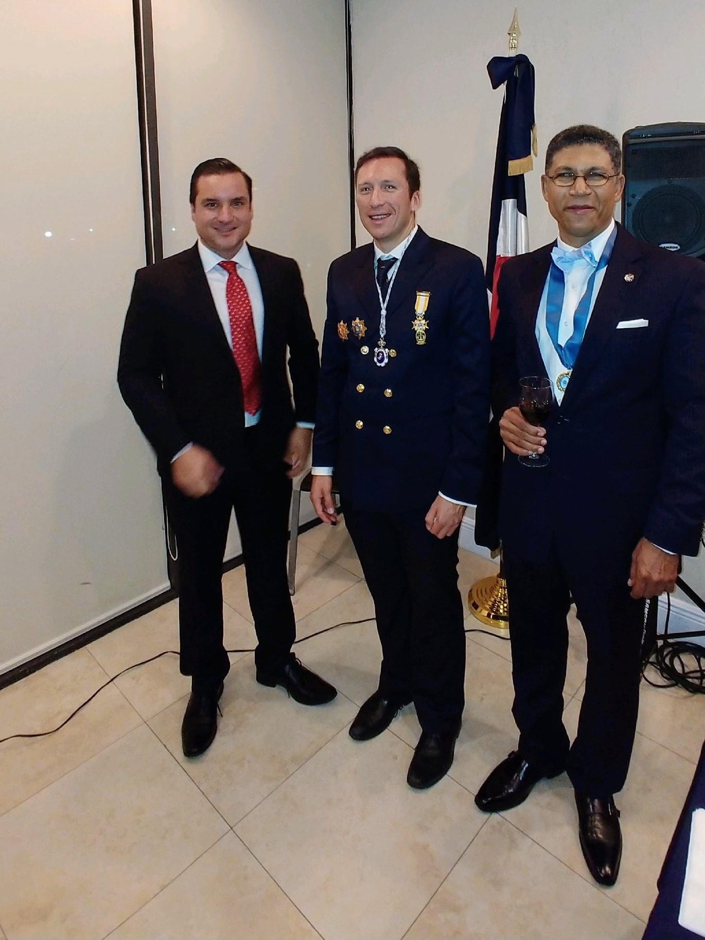 Miembro Nobleza Europea dicta conferencia en UNICARIBE COLLEGE