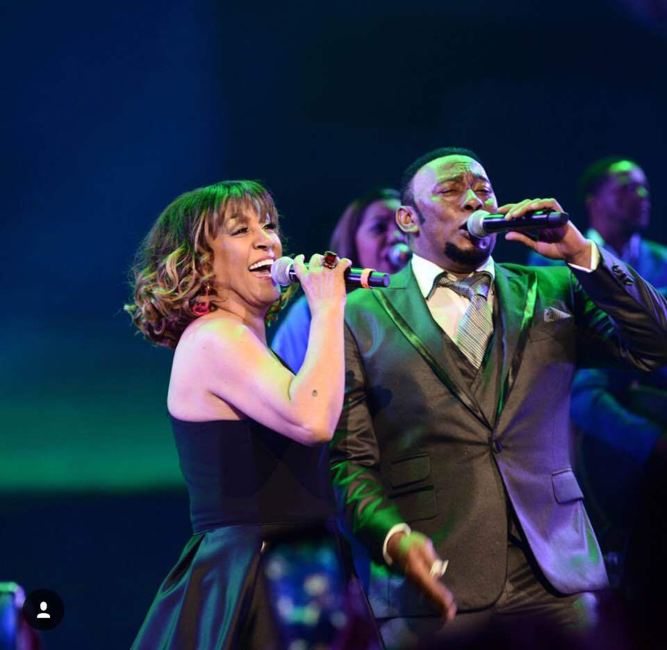 Anthony Santos inmenso en el Radio City Music Hall de Nueva York