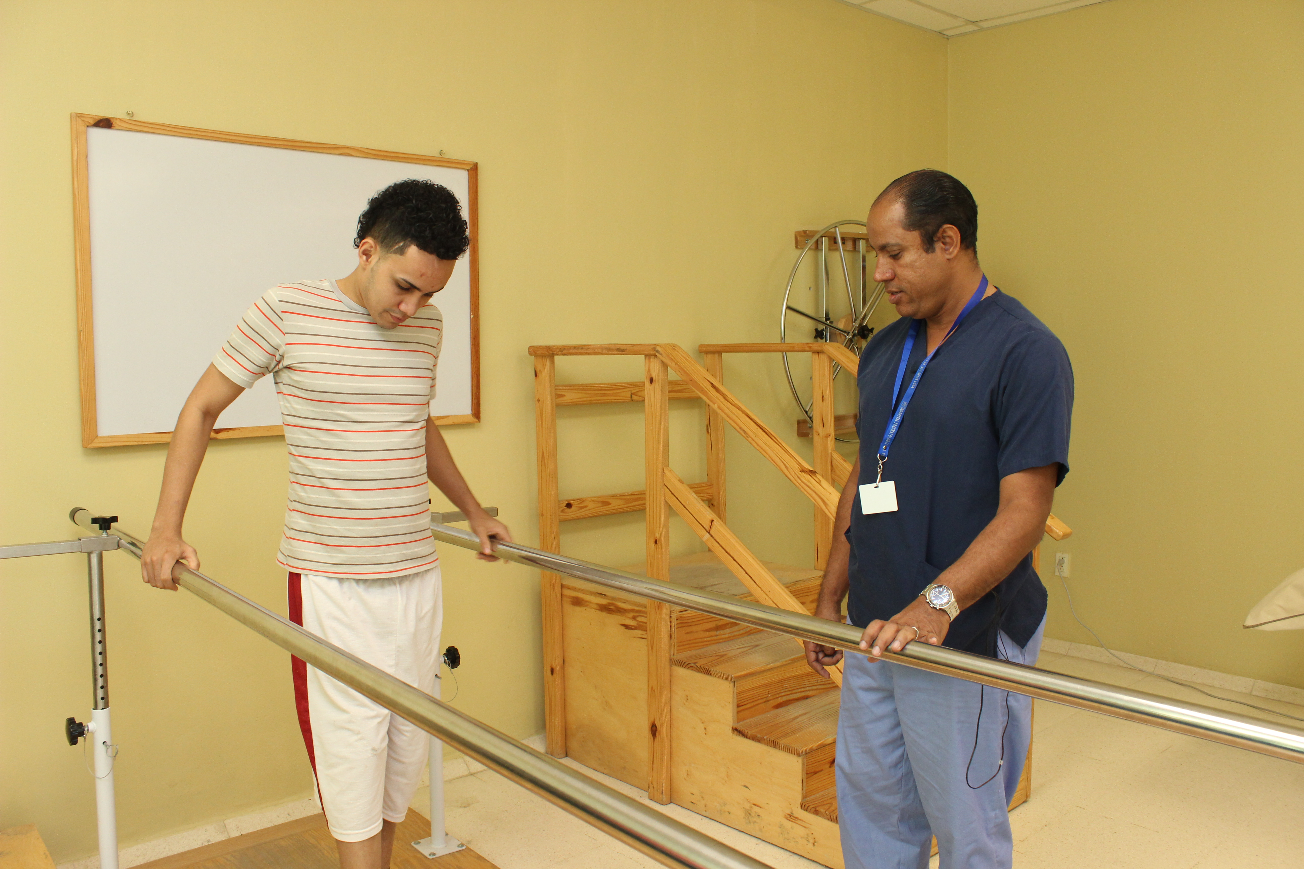Hospital Ney Arias Lora atiende a tres mil pacientes al mes por terapia física