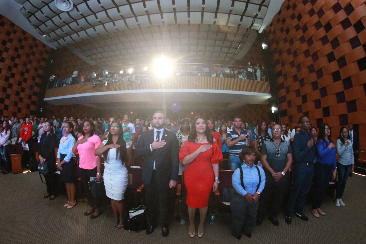 MJ entrega de becas a 1,162 jóvenes del programa Agentes de Cambio