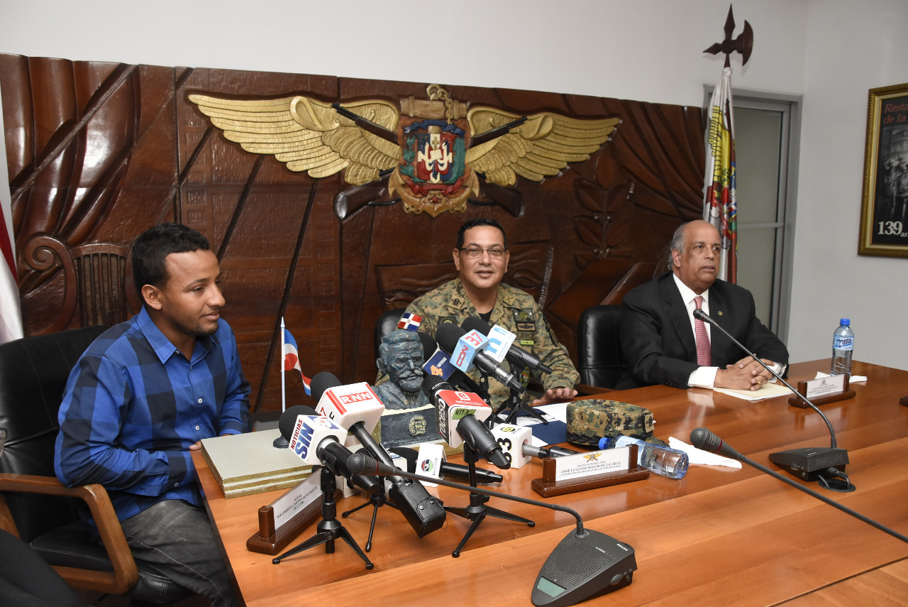 Ministerio de Defensa defiende el busto de Duarte