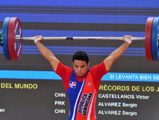 Barranquilla: Luis García gana medalla de oro en levantamiento de pesas