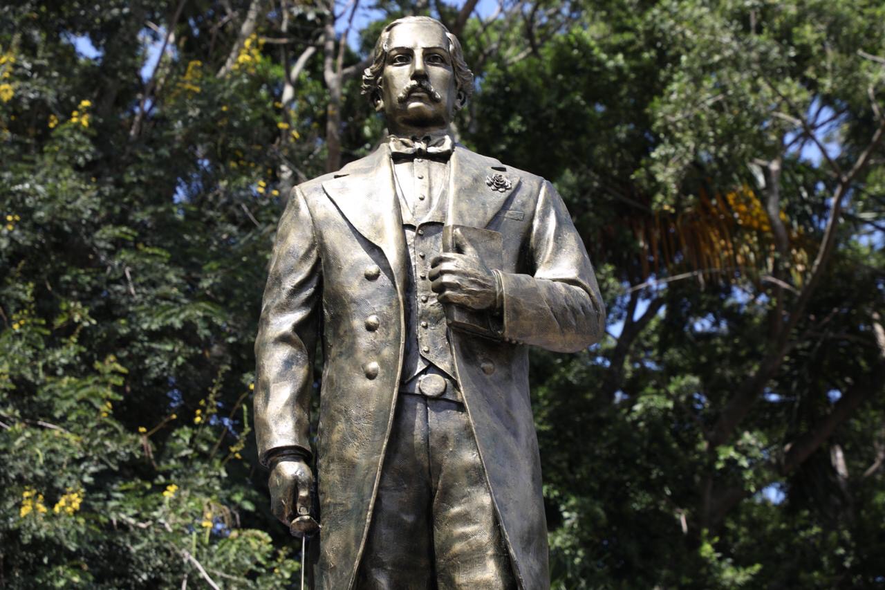 Buscan, con estatuas de Duarte, fortalecer imagen positiva del patricio