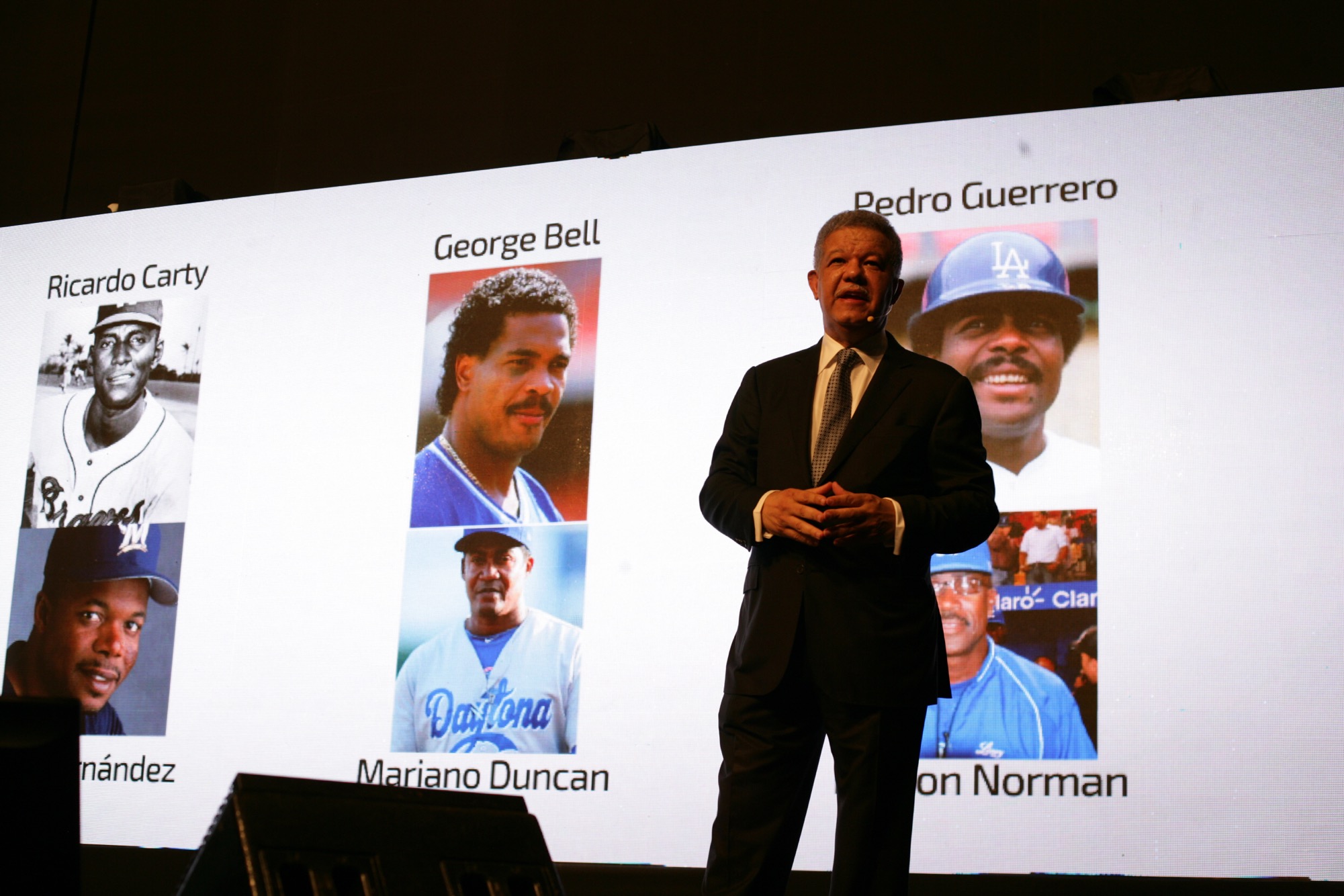 Leonel Fernández presenta su plan en San Pedro de Macoris