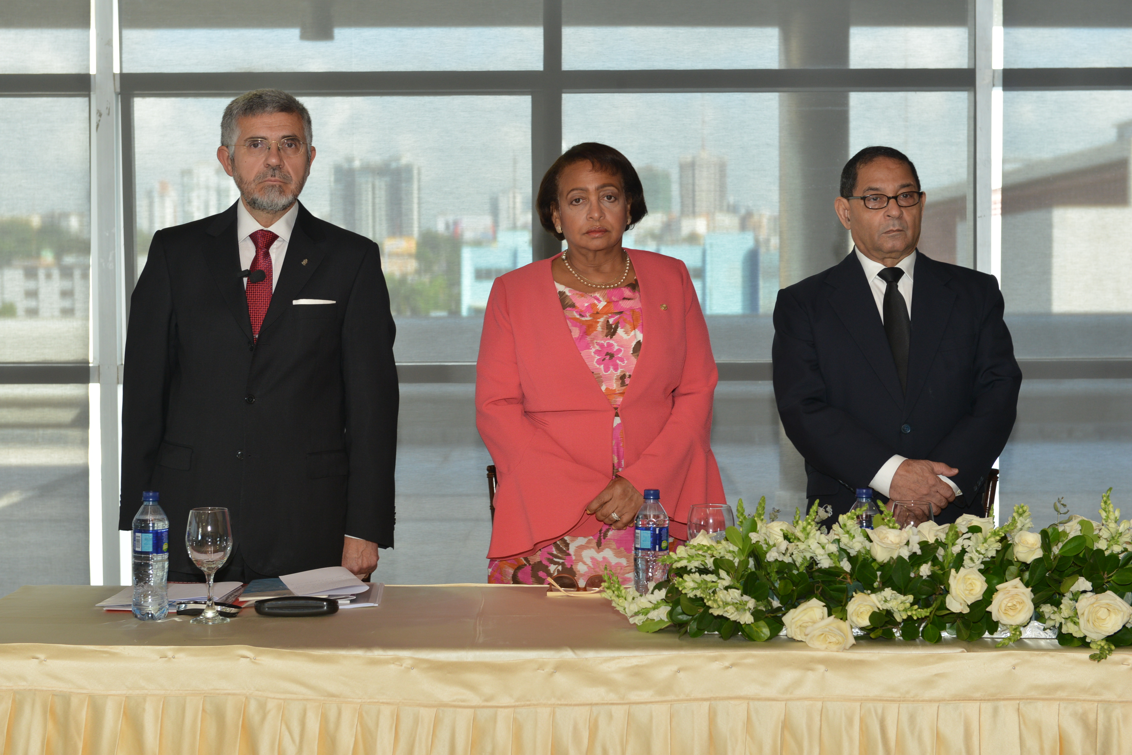 Jueces conversan sobre su compromiso ético