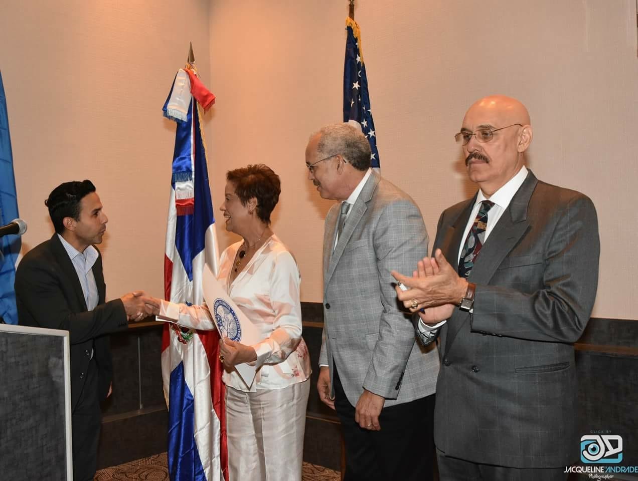 Mujeres refugiadas, entre la guerra y la paz