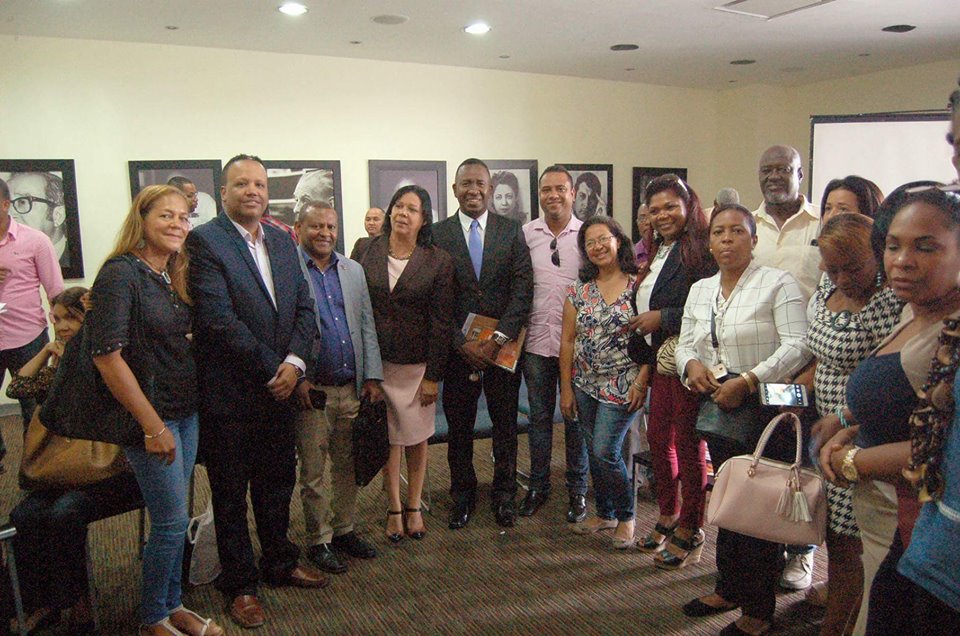 60 artesanos dominicanos exponen en Europa