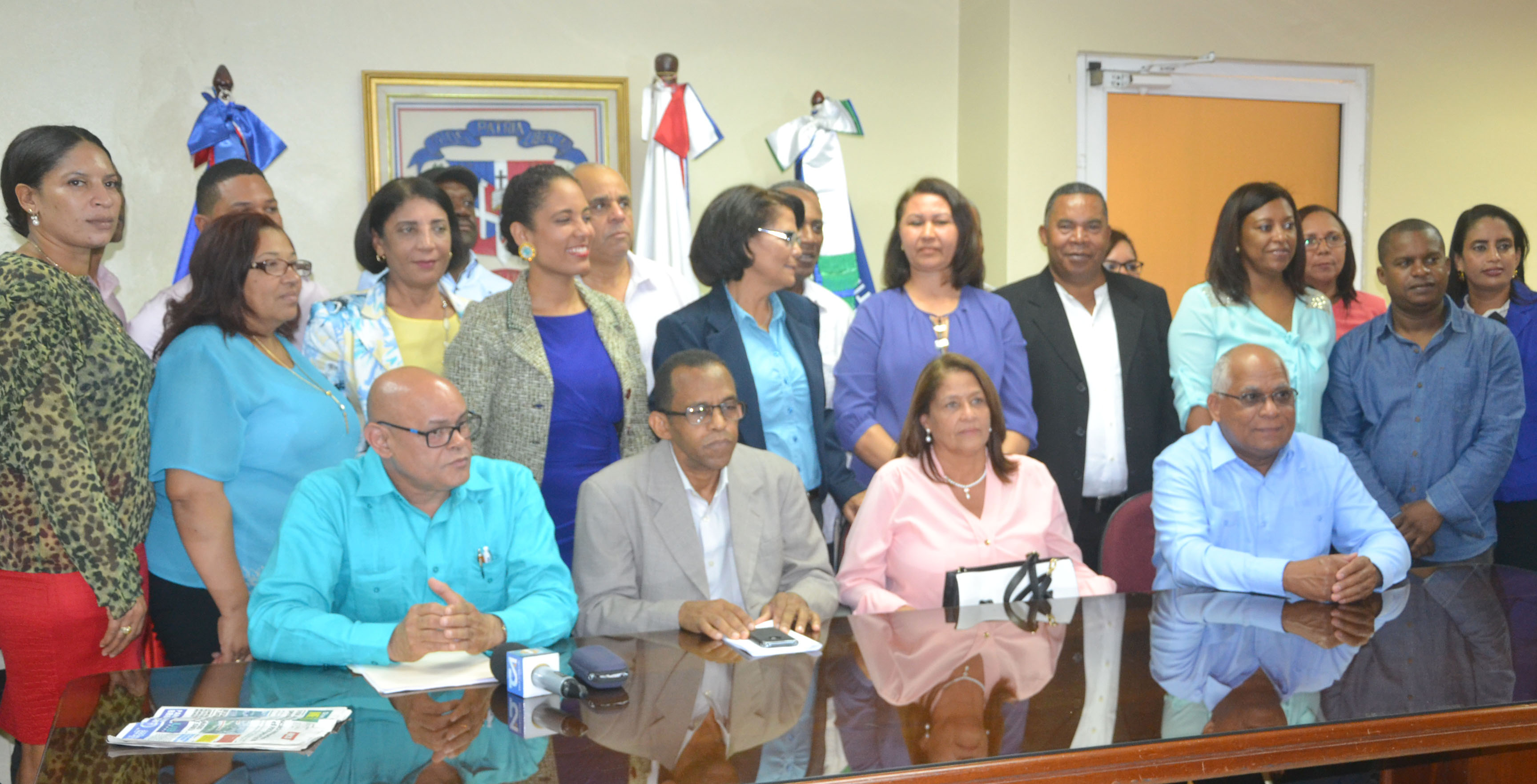 Profesores piden suspender resolución dispone entregar a las AFP sus fondos de pensiones