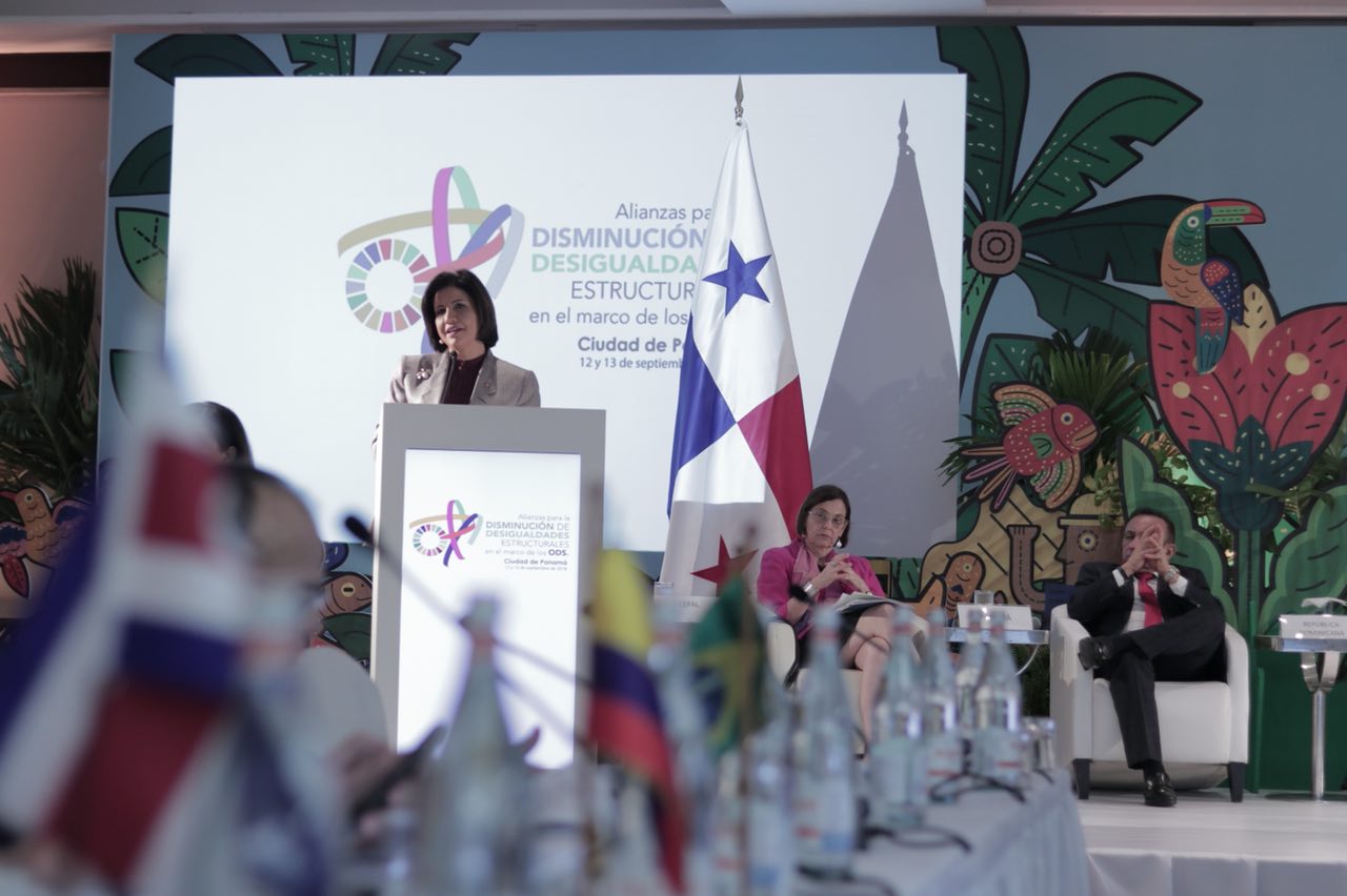 Vicepresidenta aboga por mayor inversión social en la región para enfrentar desigualdad y pobreza