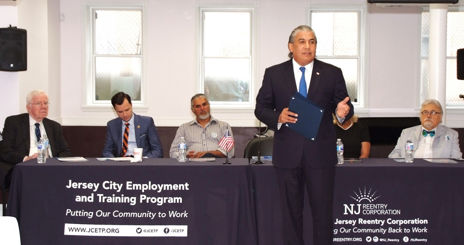 Tras acuerdo, ex confinados dominicanos podrán trabajar en Nueva York