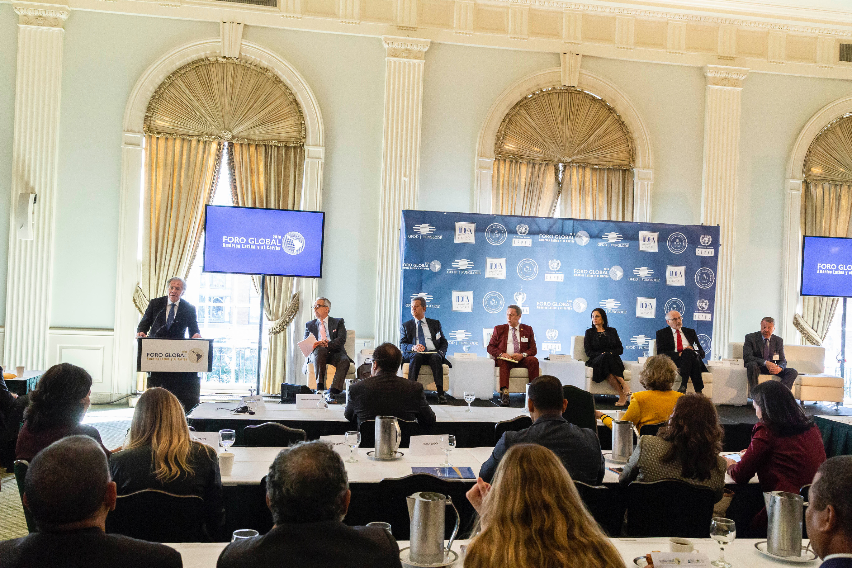 Secretario general OEA dice democracia es principio político fundamental del continente