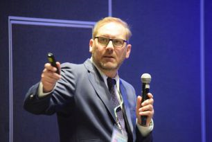 La Cumbre de la Comunicación se expande y llega a España