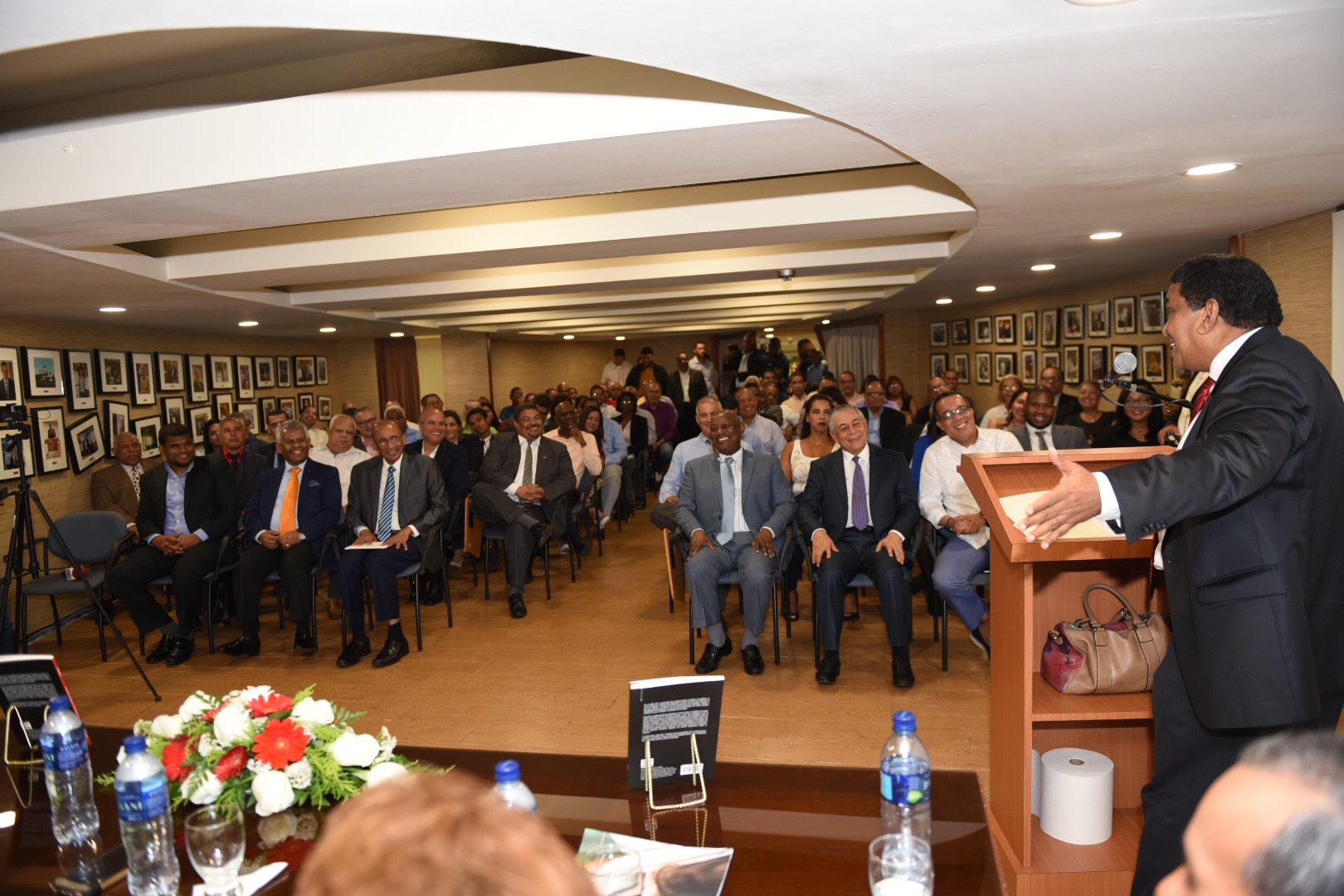 Luis García plantea antídotos ante la pos verdad