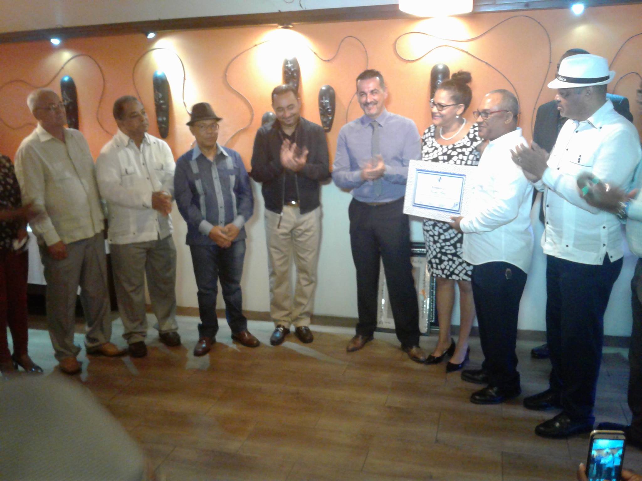 MMV reconoce aportes de ejecutivo hotelero