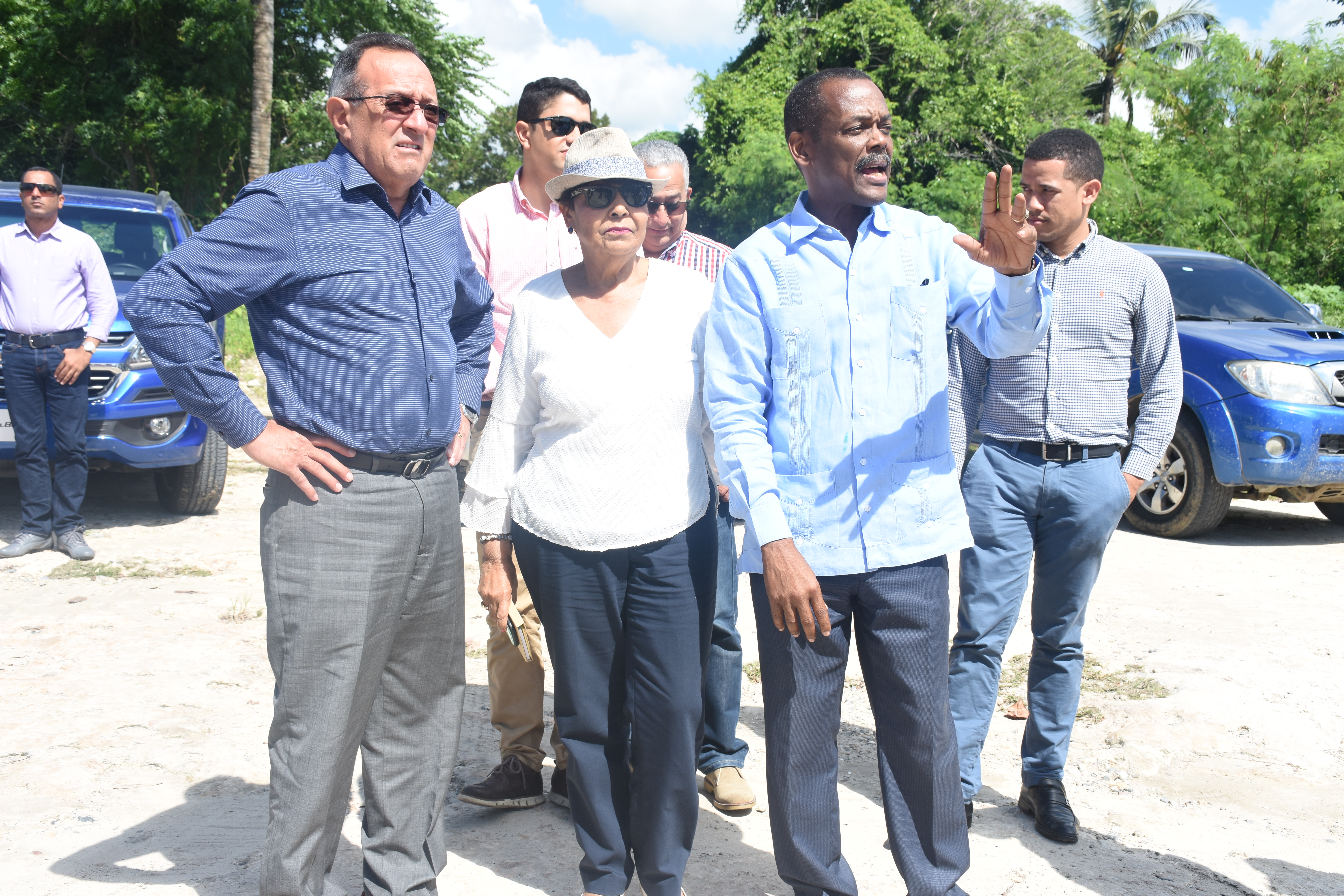 Alcaldía y Medio Ambiente inician Saneamiento Playa de Andrés y Boca chica