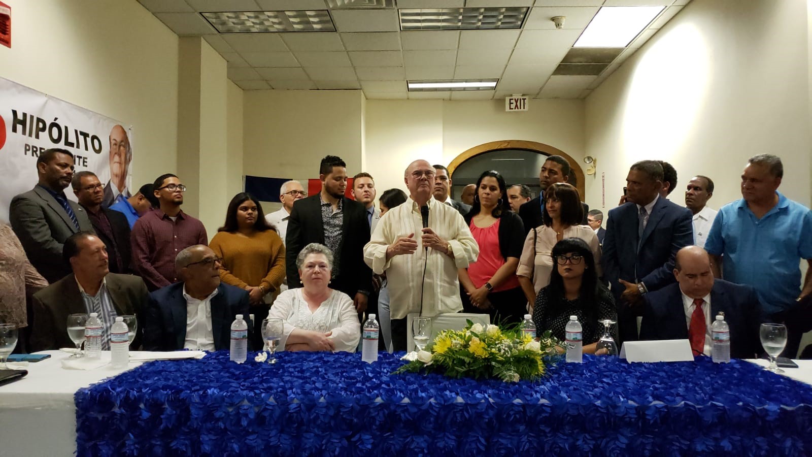 Hipólito Mejía llama a dominicanos en el exterior seguir defendiendo la dignidad del país.