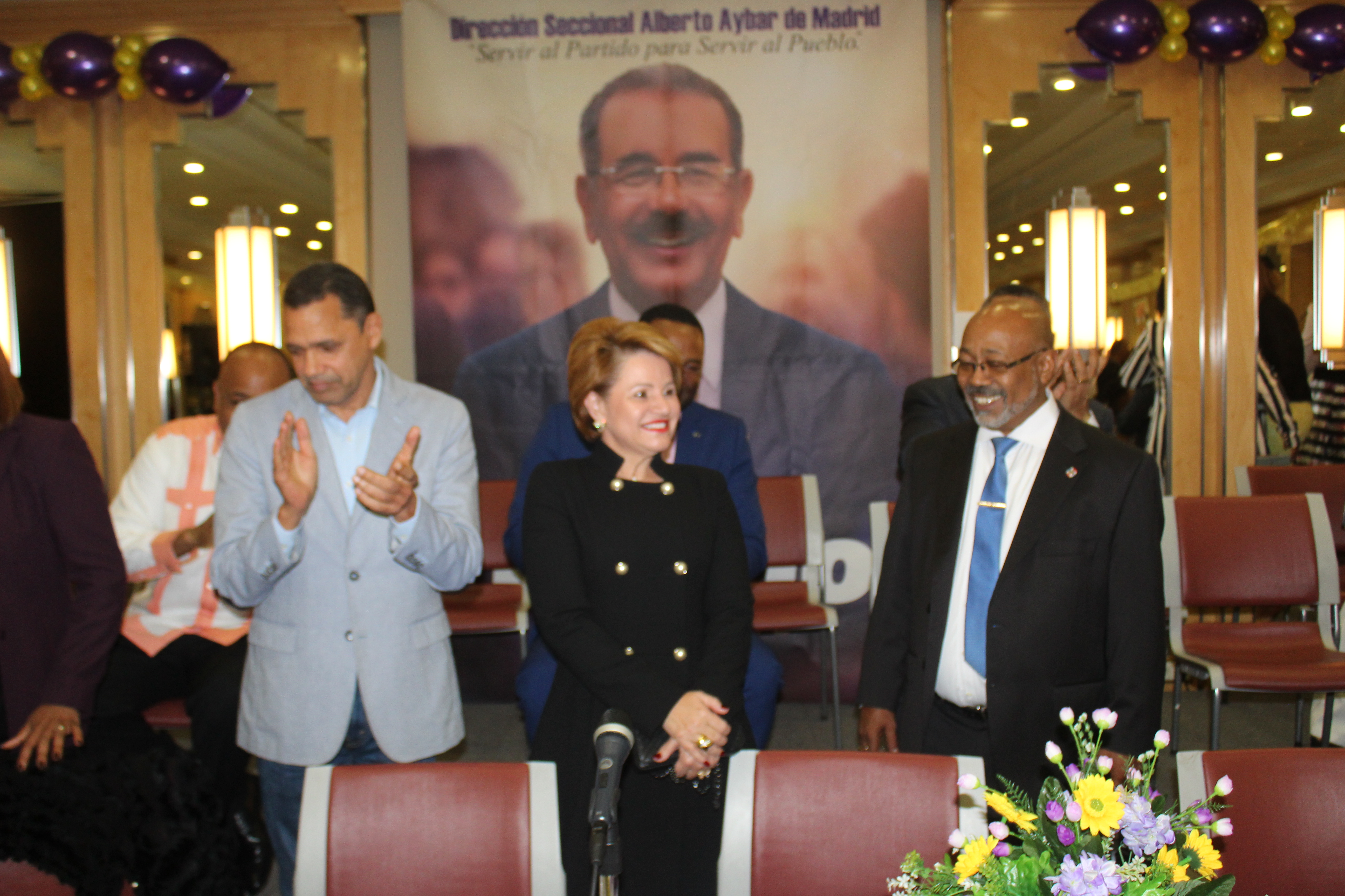 Lucía Medina encabeza reunión de danilistas en hotel de Madrid