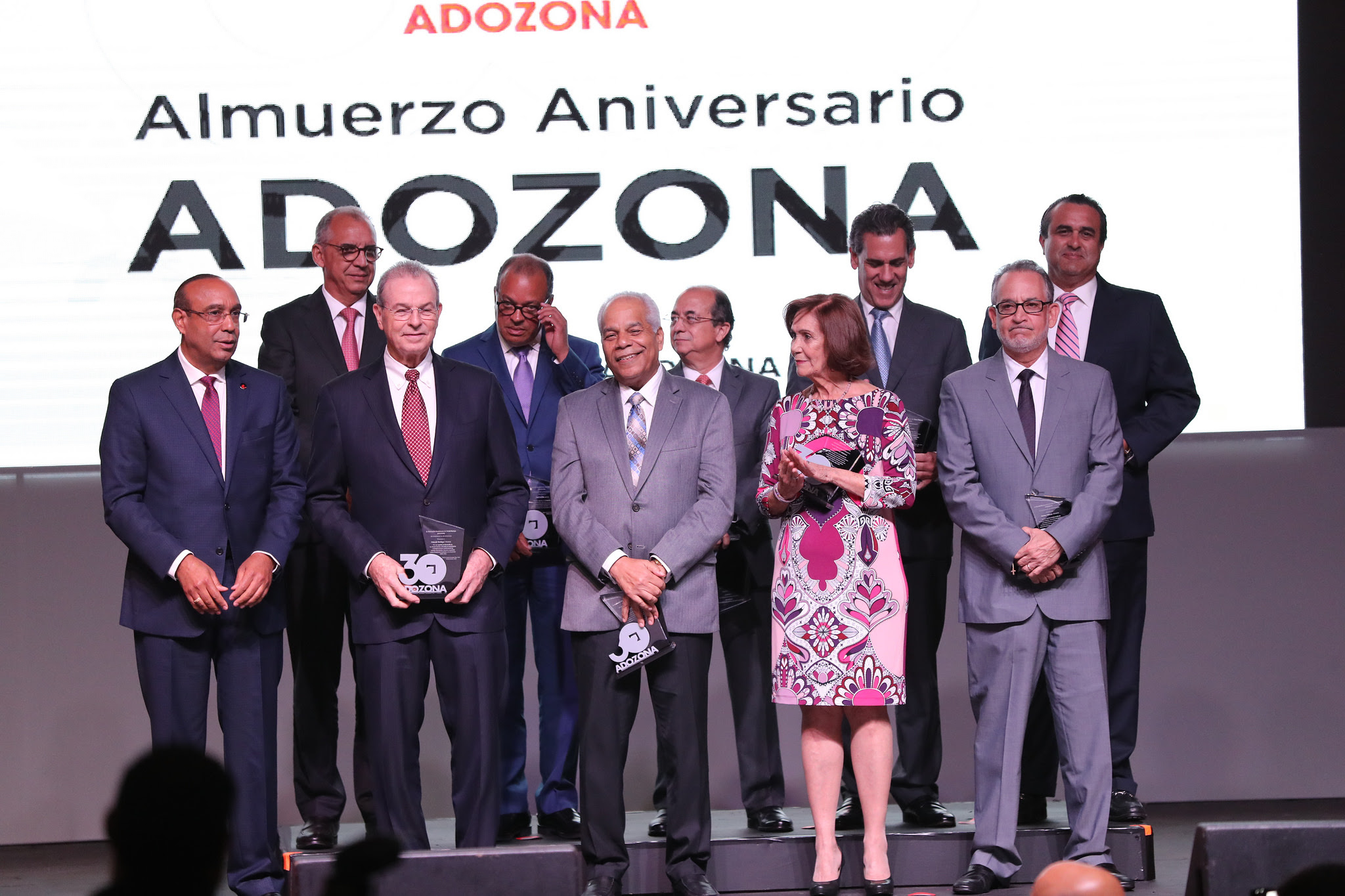 ADOZONA reconoce a Danilo Medina por apoyo al sector de zonas francas
