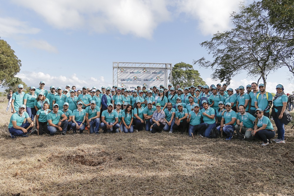 Realizan siembra en contribución al medio ambiente