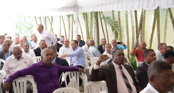 Dirigentes PLD van donde Leonel y Reinaldo a pedir ser escuchados