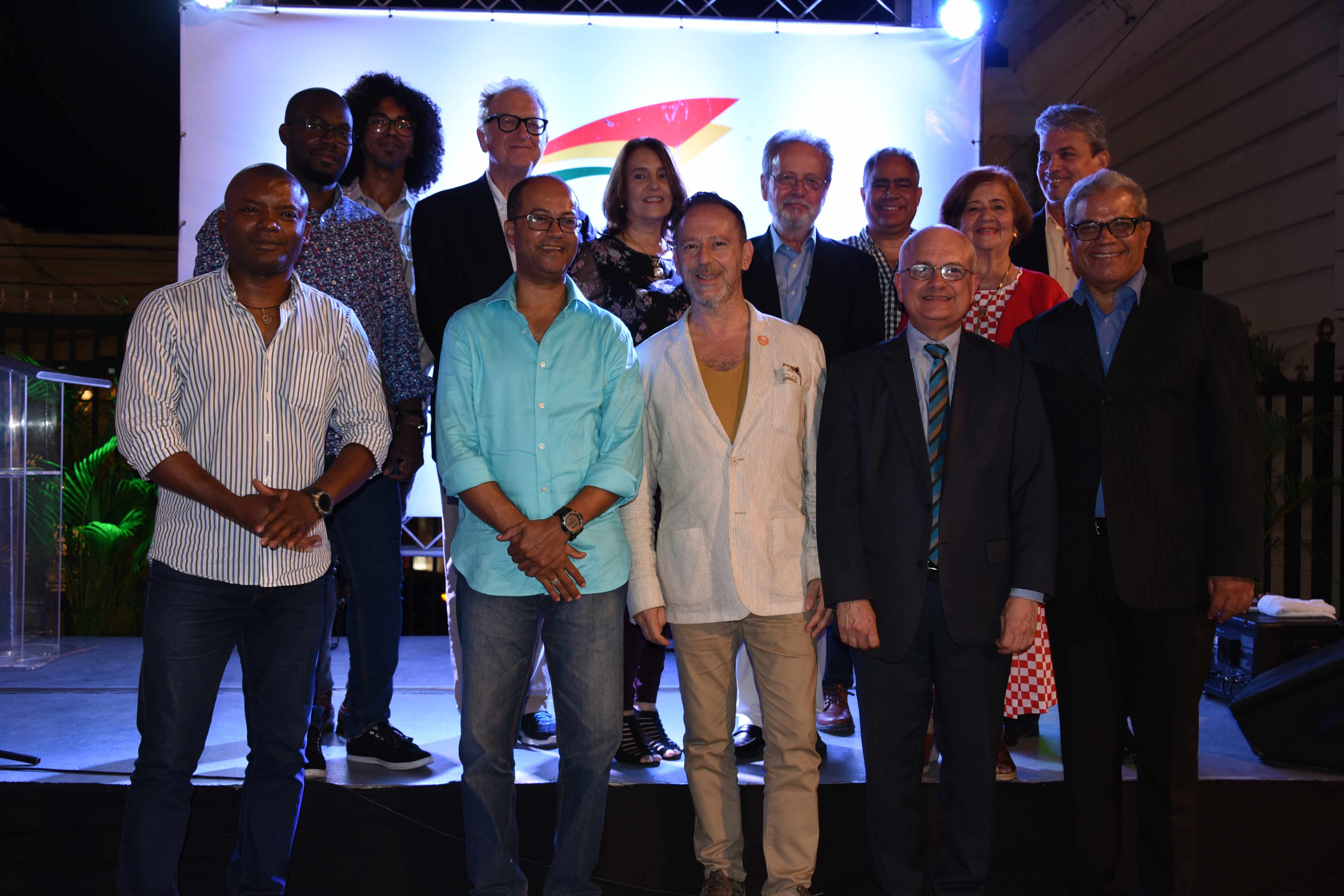 Festival Internacional de Poesía 2018 concluyó con recital en Santiago