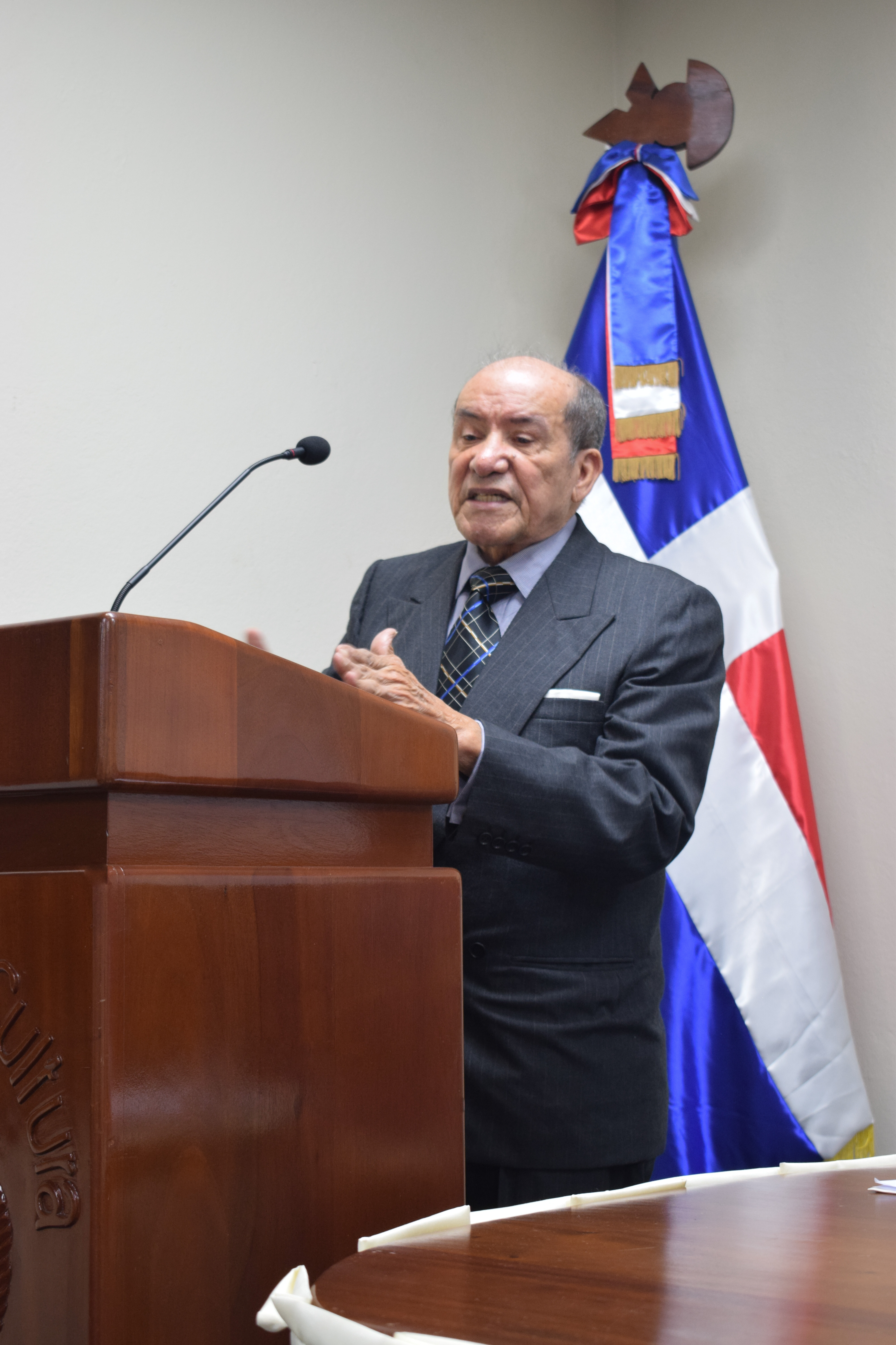 Fernando Infante ingresa a la Academia Dominicana de la Historia