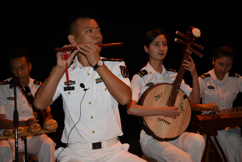 Artistas participan en acto de hermandad domínico-china