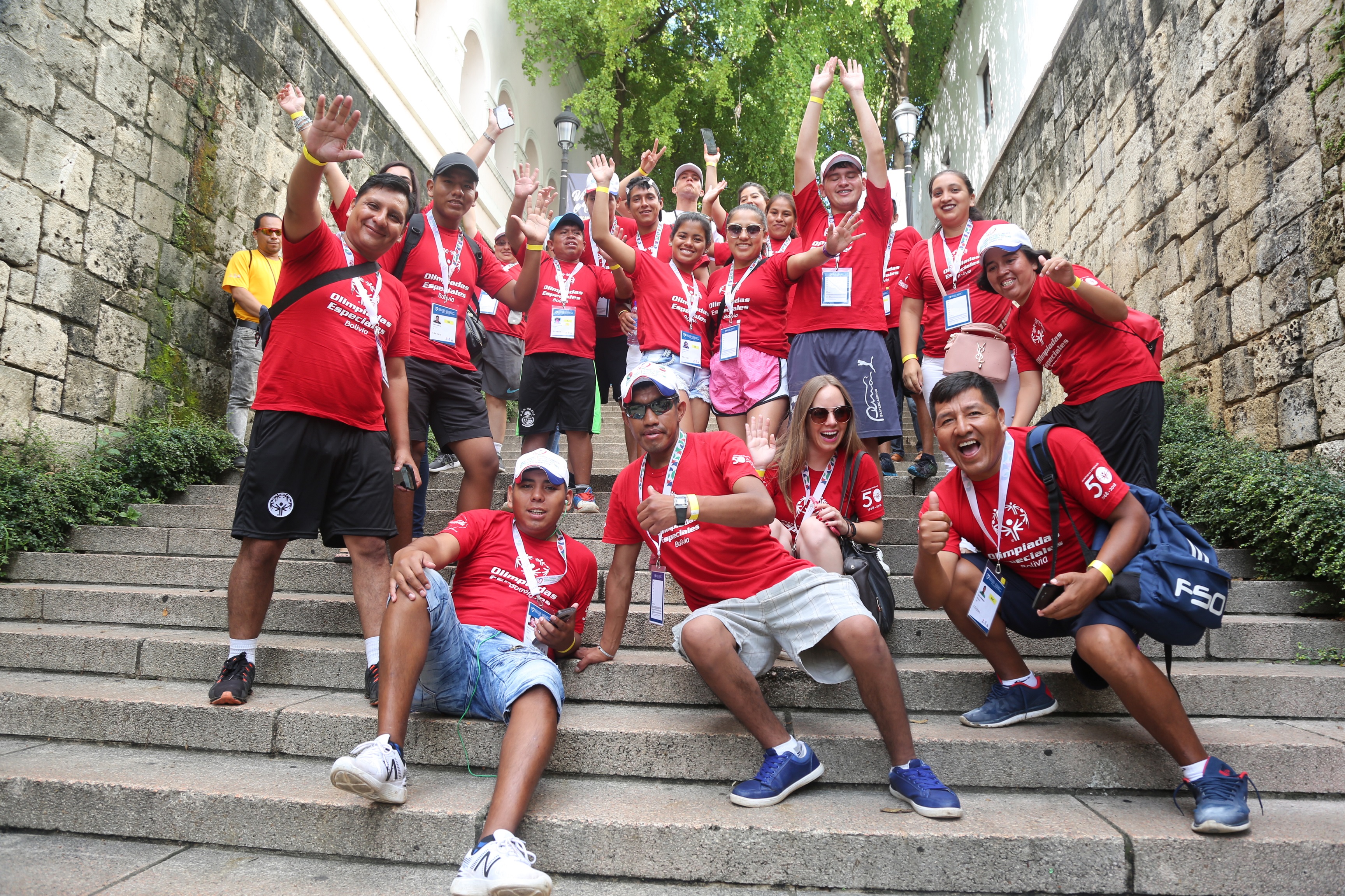 En un ambiente festivo reciben atletas de Olimpiadas Especiales en la Ciudad Colonial