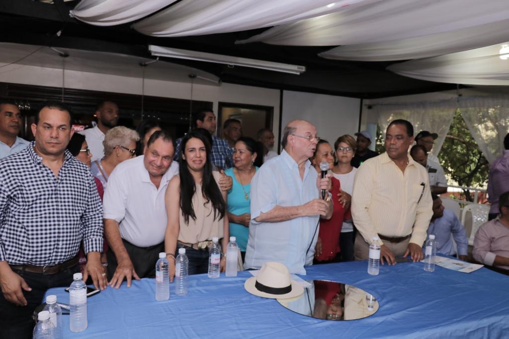 Hipólito recibe apoyo en San Jose de Ocoa