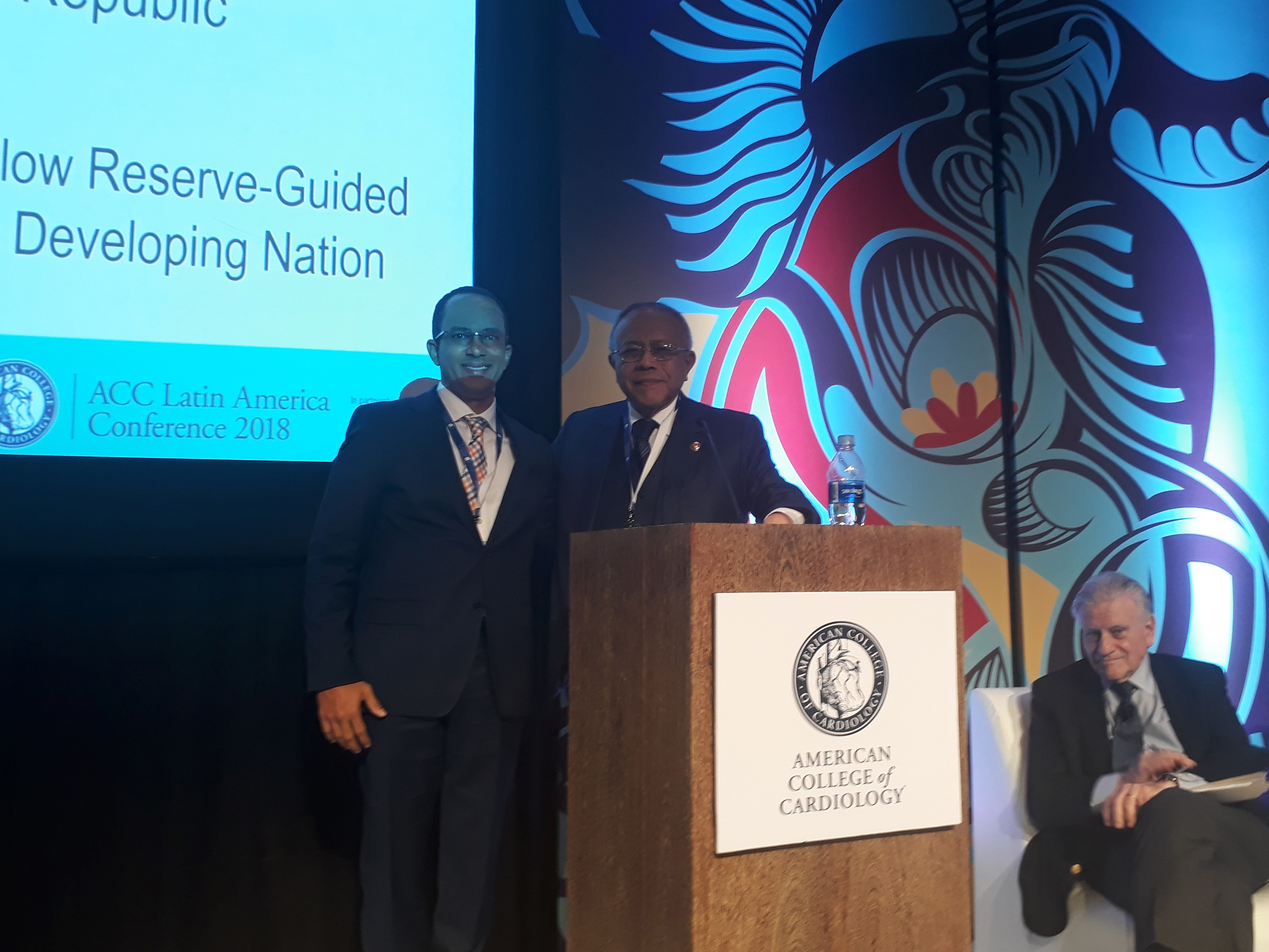 Cardiólogos de CEDIMAT reciben reconocimiento internacional