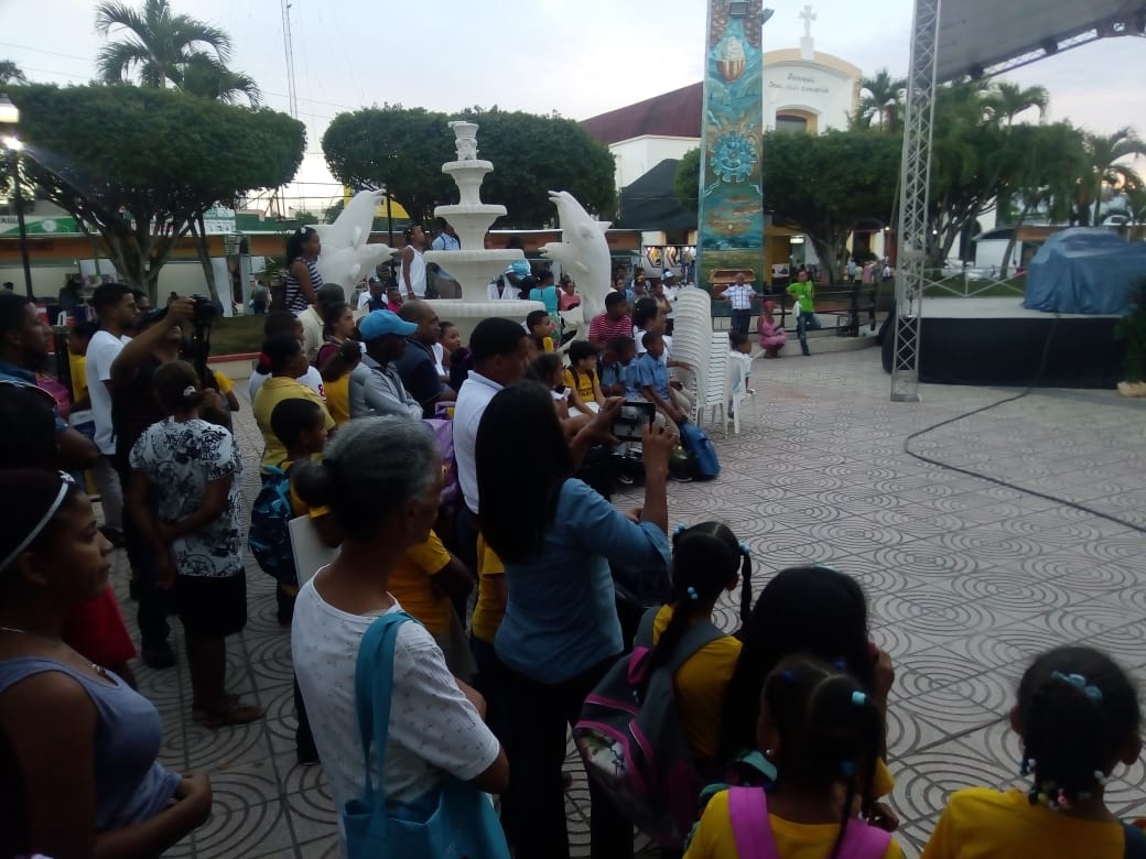 Feria del Libro en Cotuí genera inusual entusiasmo cultural