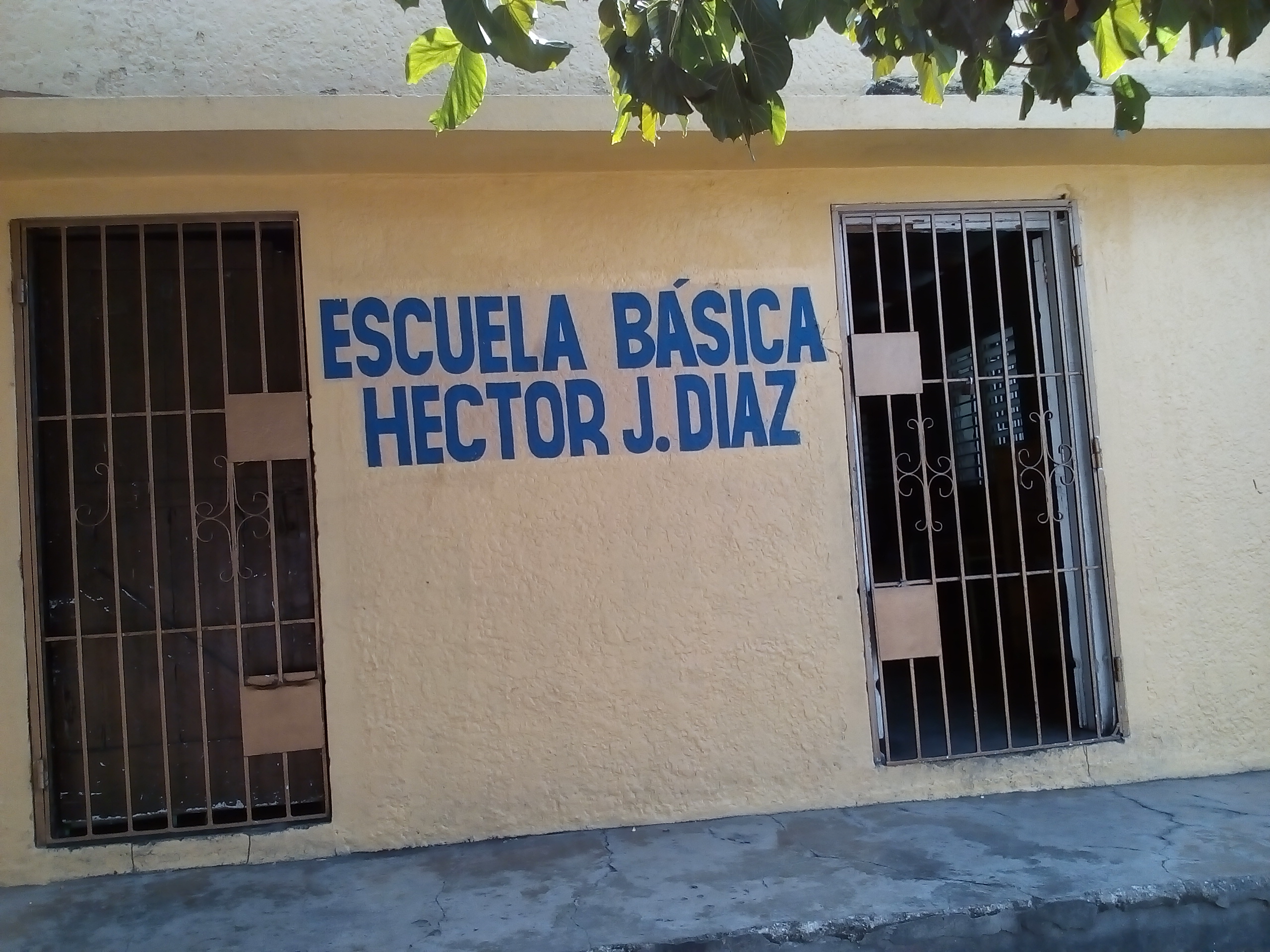 Reclaman en Barrio 27 de Febrero constricción de una escuela