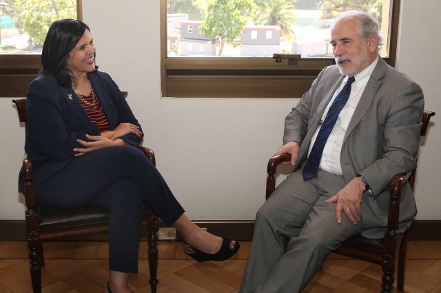 Minou en Chile: los temas de la igualdad de género vinculan a hombres y mujeres